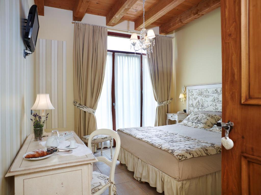 Agriturismo Otto Ducati D'Oro إيزولا ديلا سكالا الغرفة الصورة